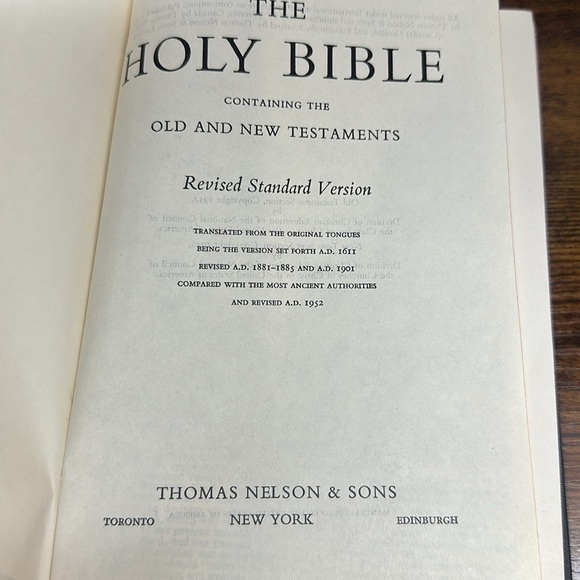 HOLY BIBLE RSV 1952 Thomas Nelson Black Faux Leather & Gilt Lettering VINTAGE - Picture 3 of 4